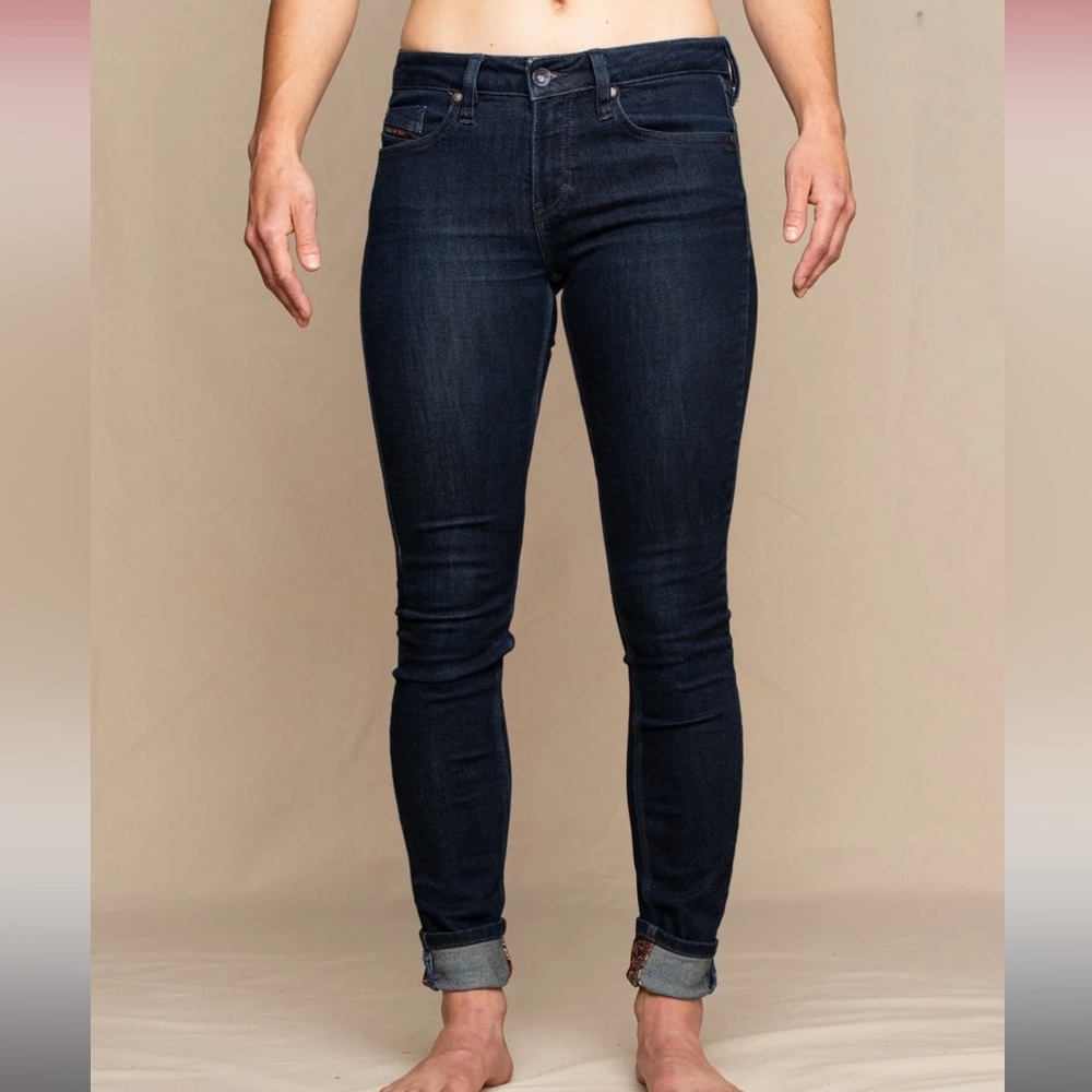 Meridian Line Momentum Denim Velocity Jeans, Skinny Cut - US Women's Size 6